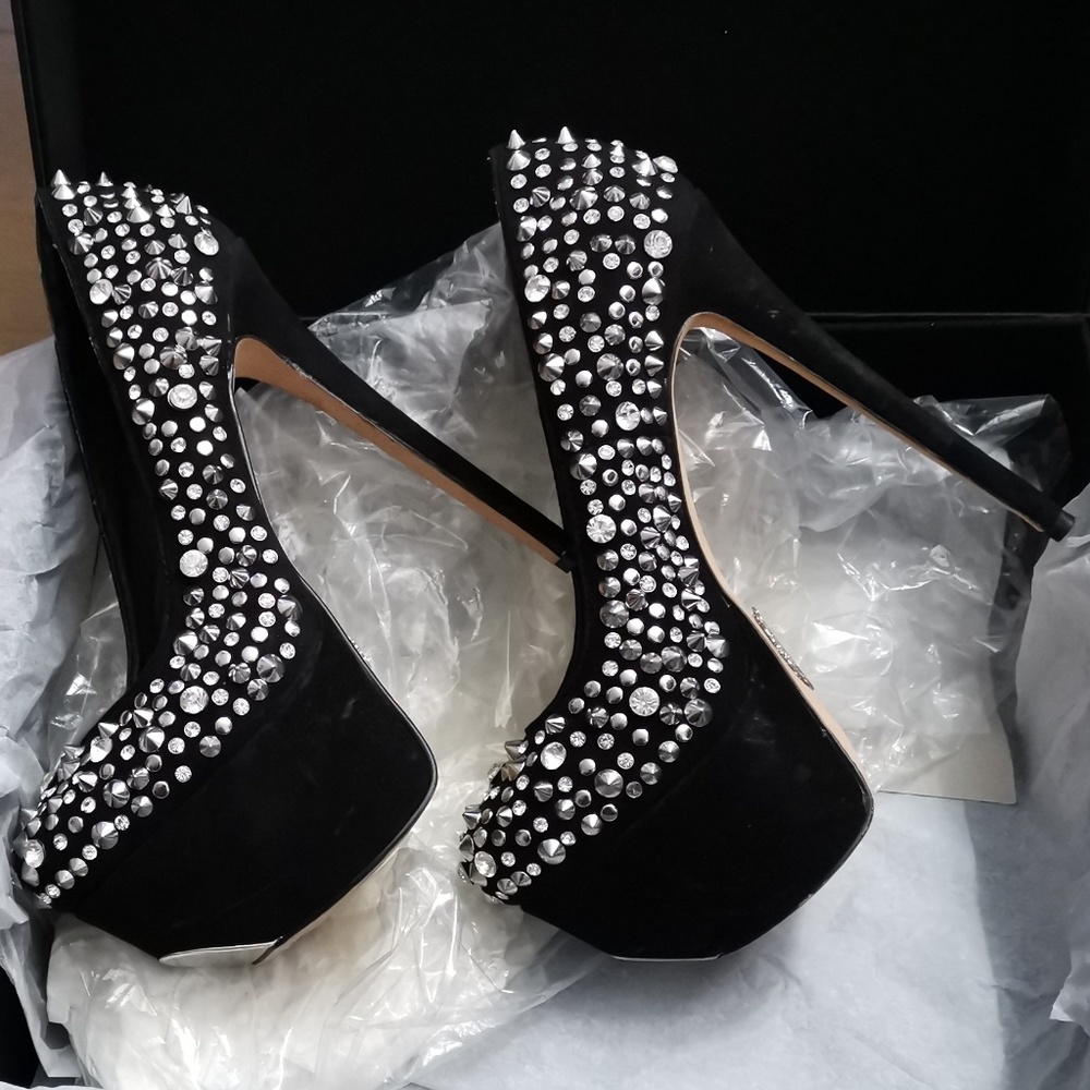Heels - Picture 4 of 4